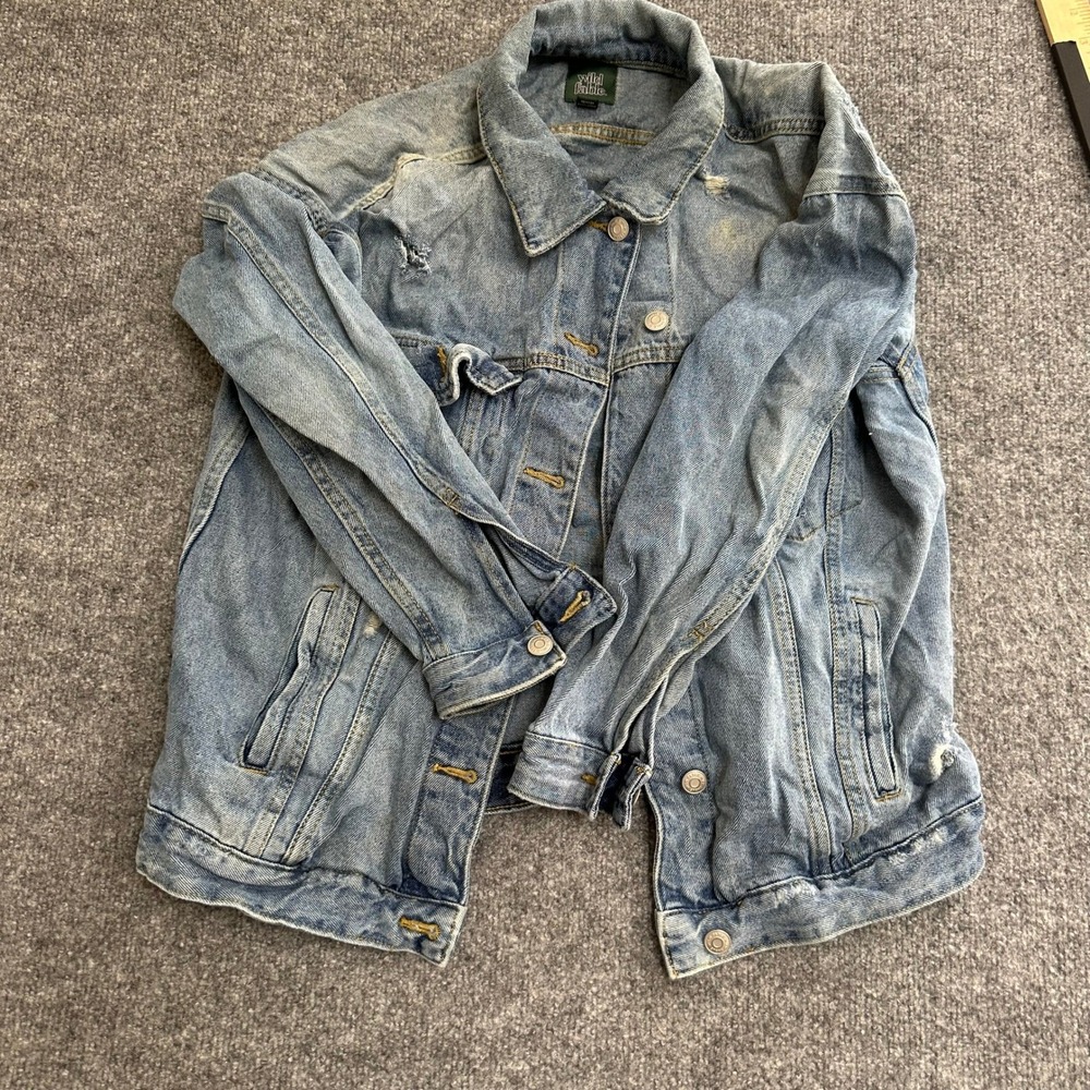 Wild Fable Denim Jacket Womens Size S Light Wash Distressed Relaxed Fit Edgy